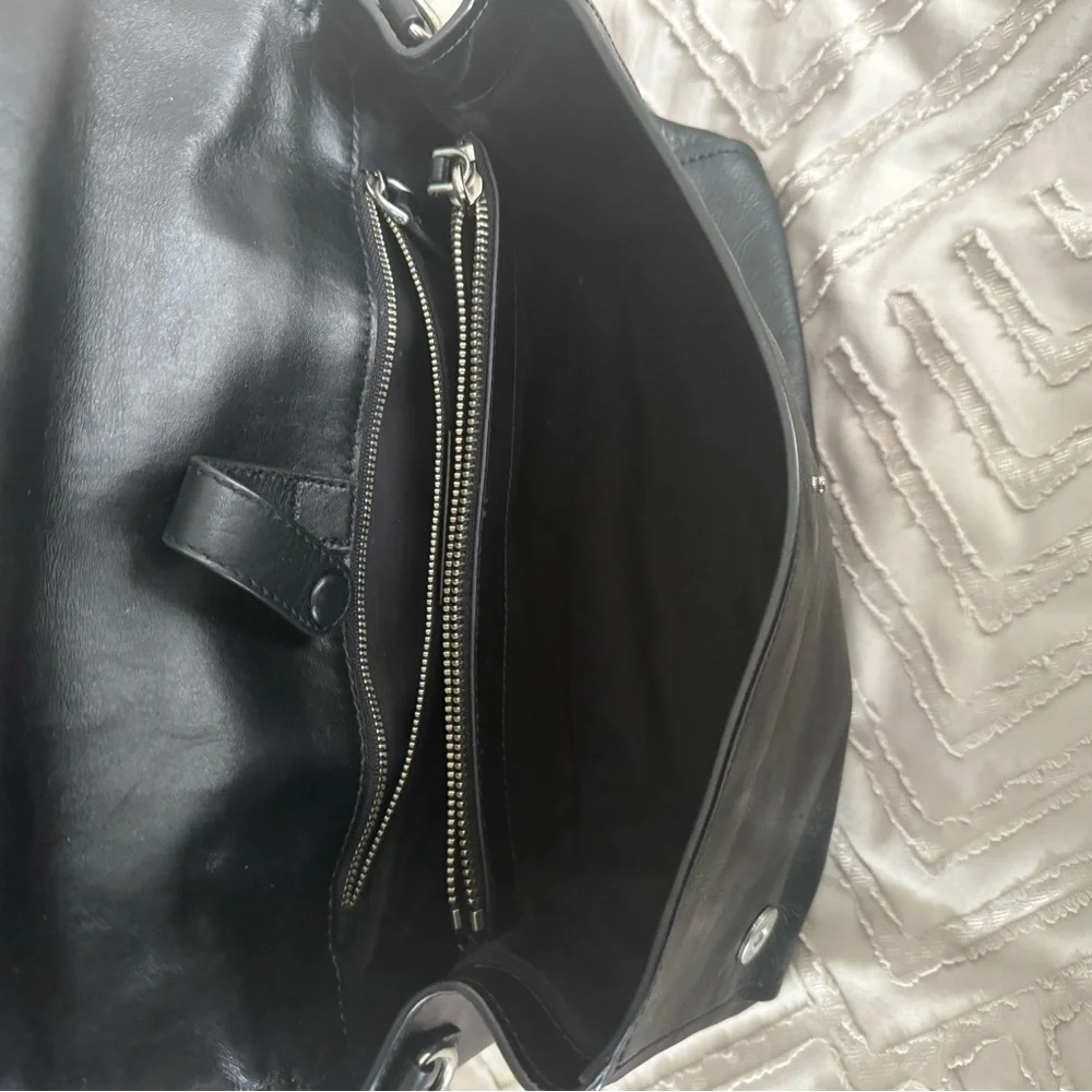 Marc By Marc Jacobs Black Leather Shoulder Bag with Silver Chain - Picture 3 of 4